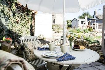 The Cottage And The Nook