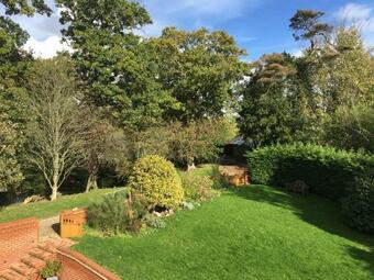 Charming 1-bed Apartment Near Hailsham