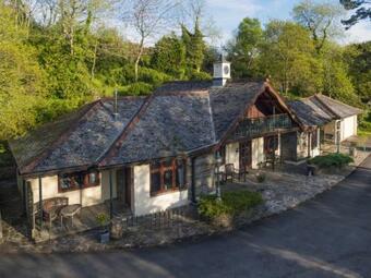 Holiday Home Gardeners Cottage