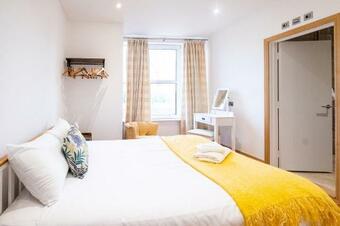 Three Tuns Apartments - Ash