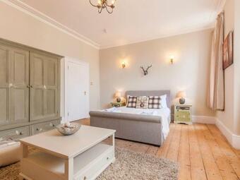 Posh Holiday Home In Plymouth Near Royal William Yard