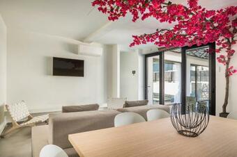 Modern Minimalist Villa Helias