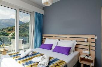 Irida Guesthouse By The Pool