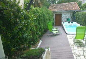 Holiday Home Dany - With Jacuzzi