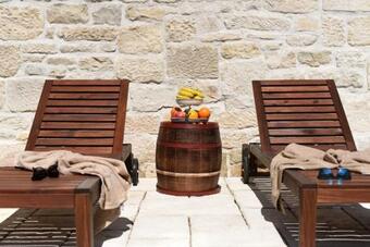 New Villa Laurana
