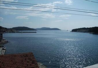 Apartment Mirni - 5 M From Sea