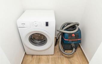 Nice Apartment In Viskovo W/ 5 Bedrooms