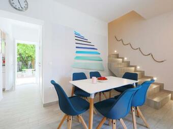 Holiday Home Pixie