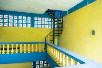 Hostal Reddoorz Near H. Hasan Aroeboesman Airport