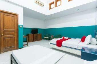Hostal Reddoorz Syariah Near Alun Alun Magelang