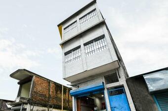 Oyo 49736 Hotel Executive