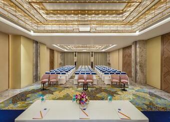 Hotel Bellevue Sarovar Portico