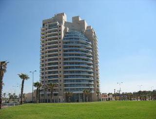 Ramada Hotel & Suites