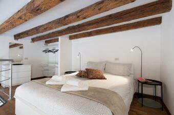 Hostal Locami Holiday&rooms Suite Cavour