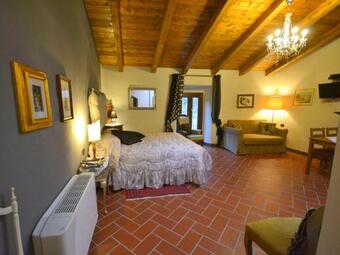 Exquisite Holiday Home In Pistoia With Swimming Pool