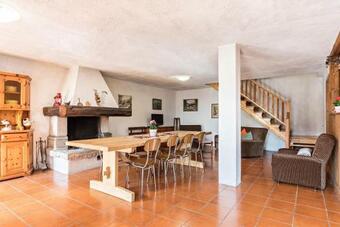 Baita Rustica Immersa Nel Verde