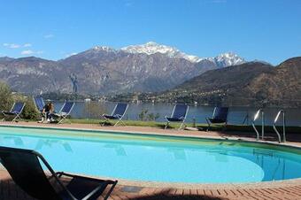 Mezzegra Villa Sleeps 5 Pool Wifi