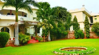 Hotel Raj Palace Resort