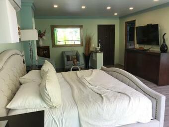 Hostal Ocean Frontage Two Bedroom Family Compound With Full Kitchen