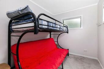 Ten 37 - Matakana Holiday Home