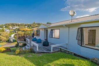 The Tui's View - Onemana