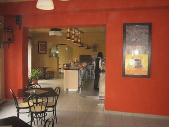 Hostal L�z�r Pension & Restaurant