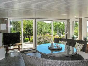 Holiday Home Stegeborg Sj�stugan - Ost104