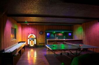 Hotel Hicksville Pines Bud & Breakfast