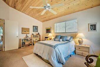 Pine Mountain Club Cottage With Wraparound Deck!