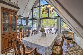 Gorgeous A-frame Cabin With Deck - 1 Mi To Lake Tahoe