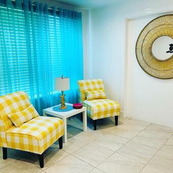 Villa Julia?s Shangri-la 3 Min Walk To The Beach