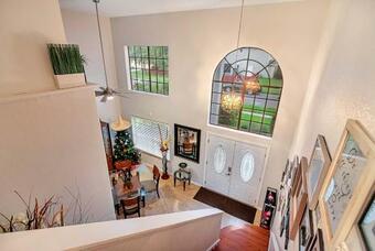 Urban Oasis Withhot Tub, Heated Pool And Private Movie Theater Home