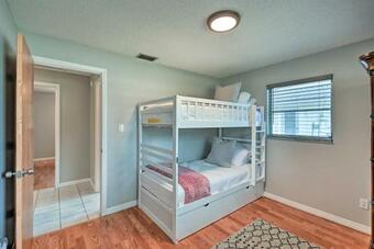 Cozy Home With Lanai, 4mi To Naples Beach And Pier