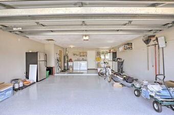 Single-story Home Walk To Beach, Pier, River