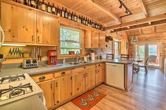 Blue Ridge Bearadise Found With Decks And Hot Tub!