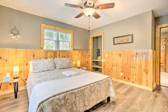 Rogers Cabin With Private Hot Tub And Movie Room!