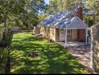 726 Newly Furnished Deeded Pond Access Walk To Bike Trail Ping Pong Table Large Yard With Fire Pit And Cornhole