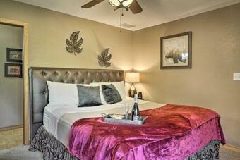 Tall Tree Retreat With Hot Tub, Short Walk To Lake