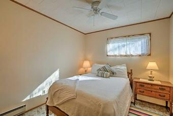 Home In Long Island Wine Country - Walk To Beach!