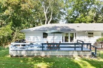 The Parkside Retreat In Noyac