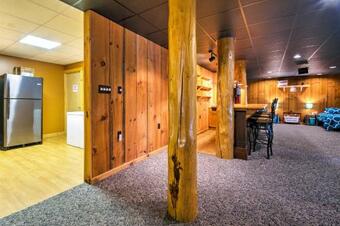 Upper Lodge Brevard Cabin On 80 Acres With Pool!