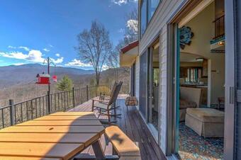 Burnsville Hideaway With Deck And Panoramic Mtn Views