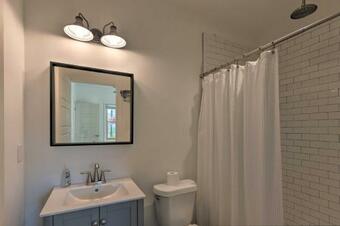 Reclusive Mountaintop Home With Stunning Views!