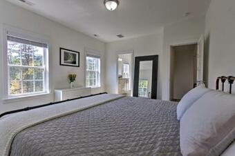 Spacious Mountain Escape Near Mount Mitchell!