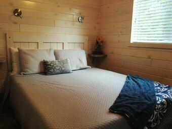 Waterfront Two Bedroom 17 On The #lake At Long Cove Resort