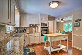 Lakefront Family Home With Dock And Ramp Access!