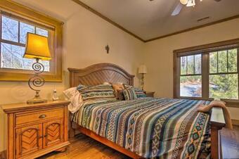 Lavish Sapphire Valley Home Ski, Swim, Golf!