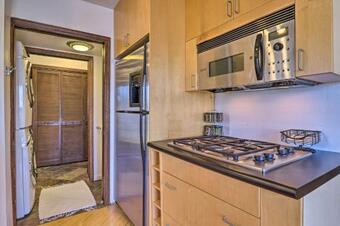 Apartamento Mountaintop Studio With Deck And Views - 3 Mi To Wcu!