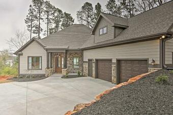 Seneca Home With Porch And Private Dock On Lake Keowee!