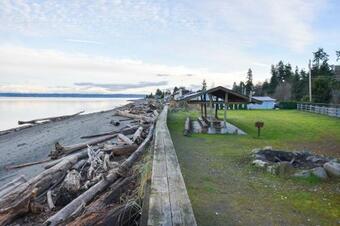 Unique Camano Cabin With Mountain And Water Views